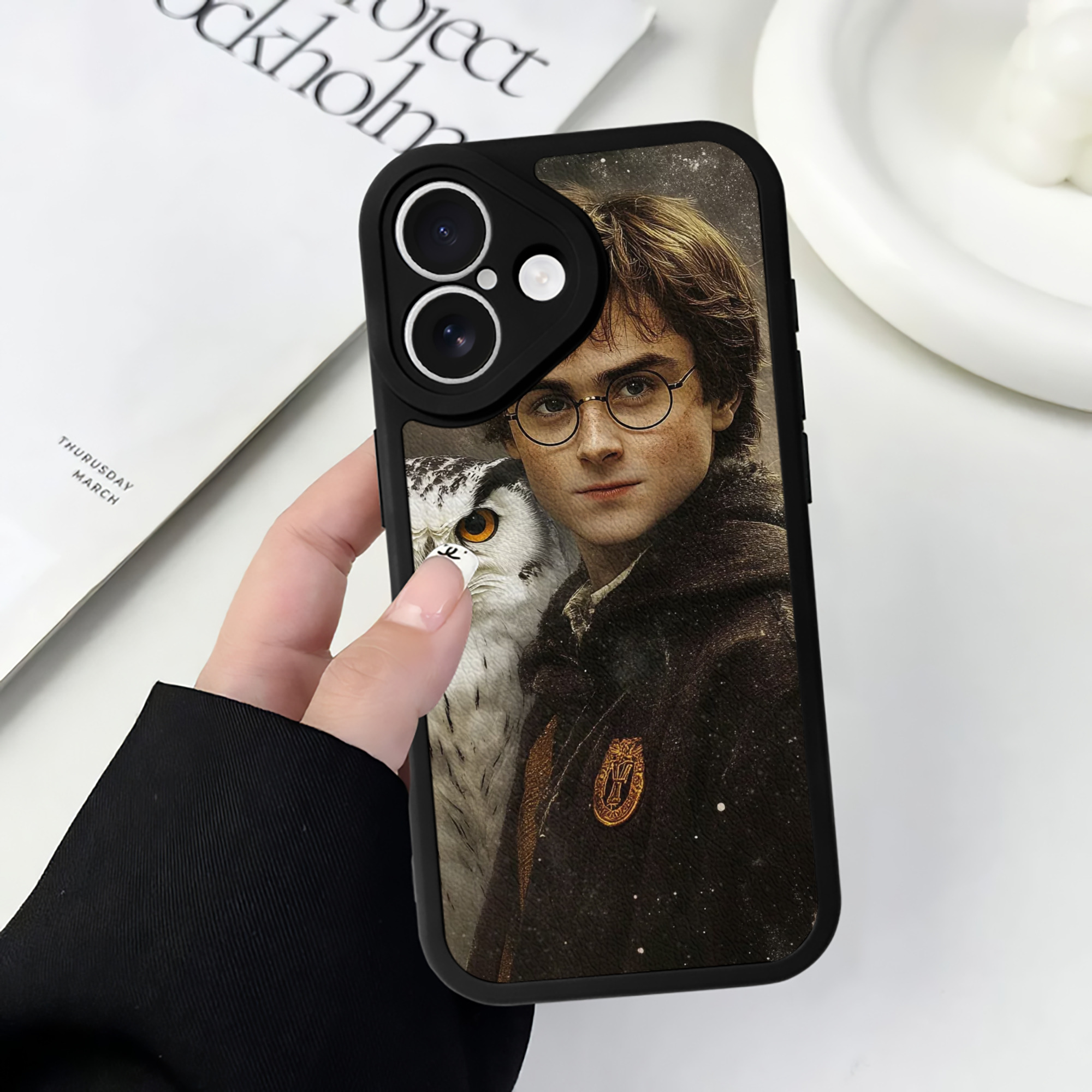 （画像用） Harry Potter ハリー・ポッターシリーズ 【iPhone 16シリーズ対応】シリコンスマホケース（レザー調） 材質：シリコン